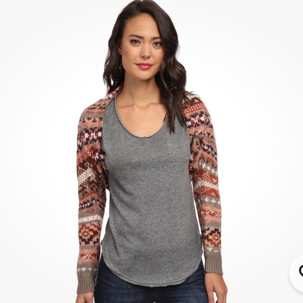 Women's Multicolor Patterned Sweater - Picture 3 of 8